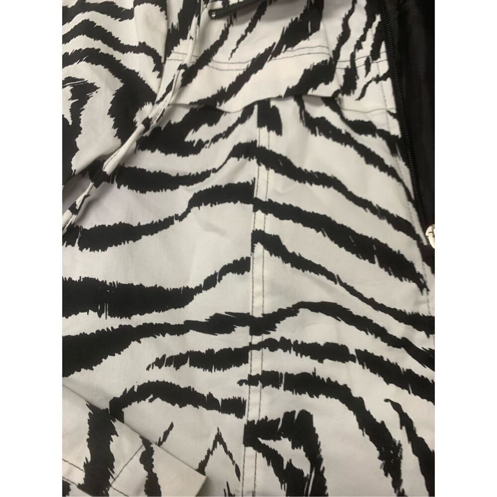 Zebra Patterned Jacket - image 5